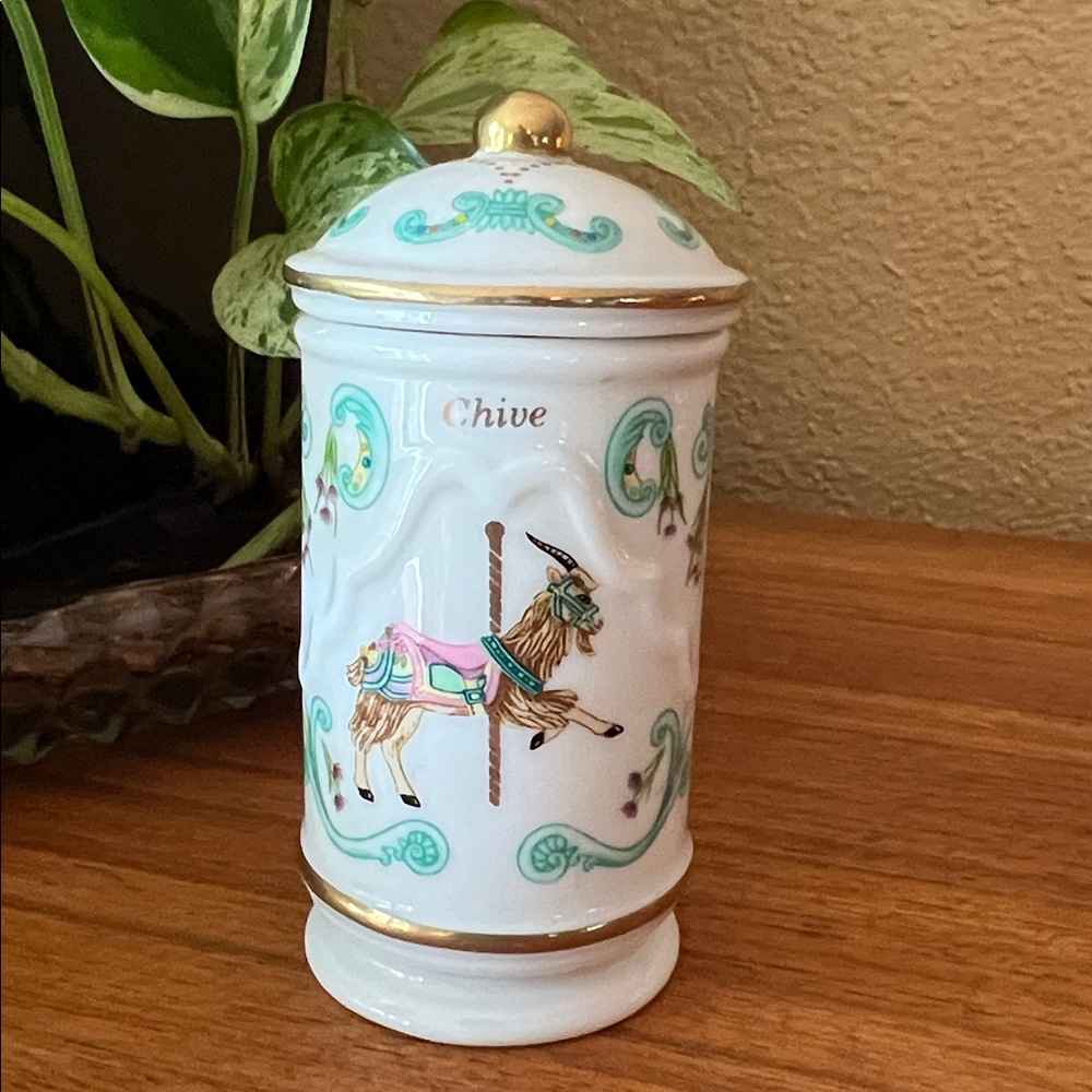 Lenox Fine Porcelain Spice Carousel with Gold Accents
CHIVE